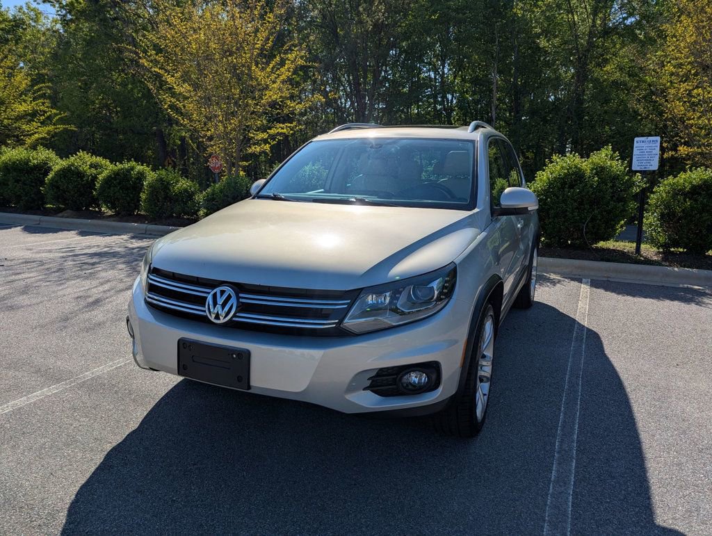 Used 2013 Volkswagen Tiguan SEL image 1