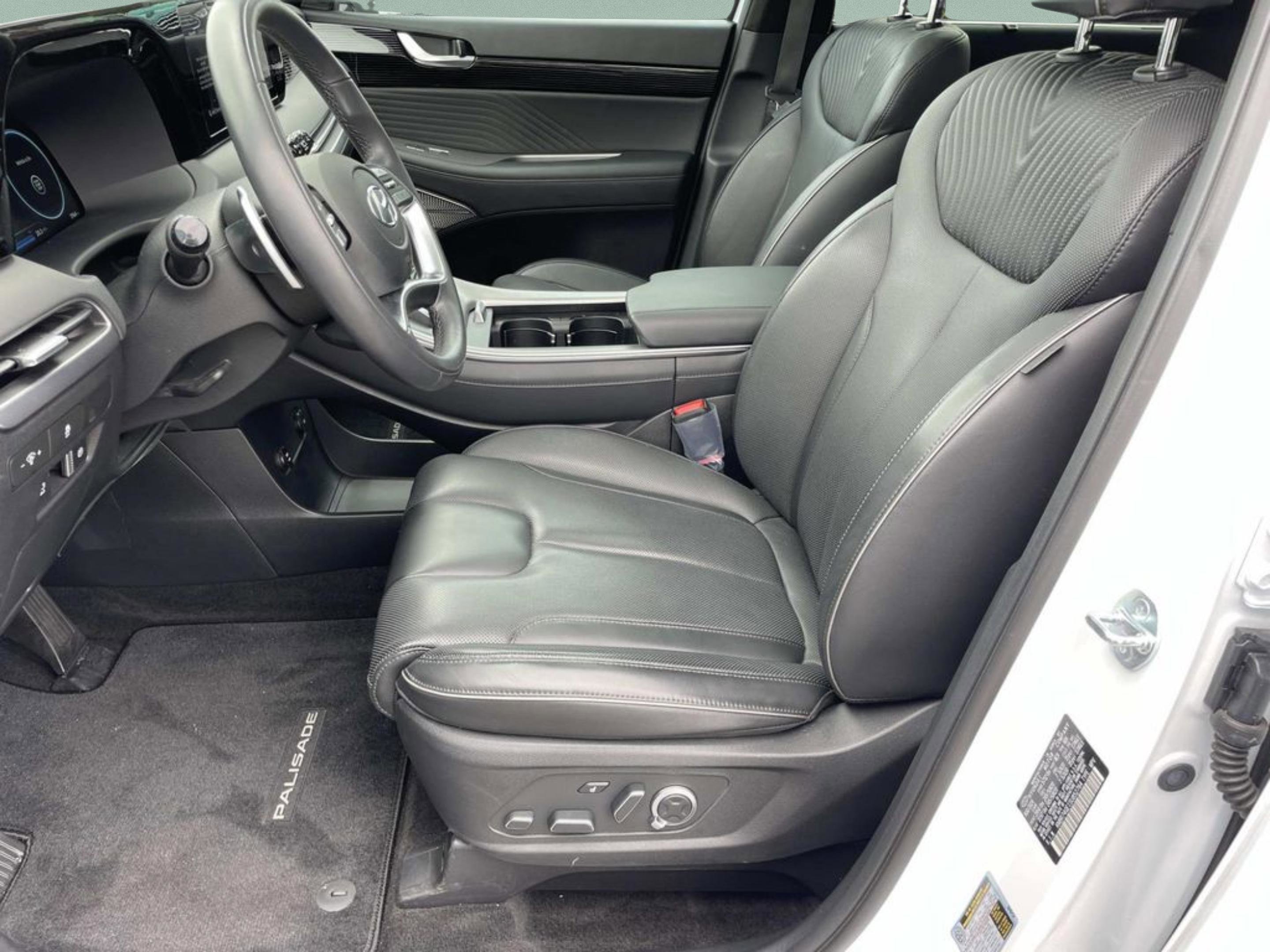 Used 2025 Hyundai Palisade Calligraphy FWD image 22