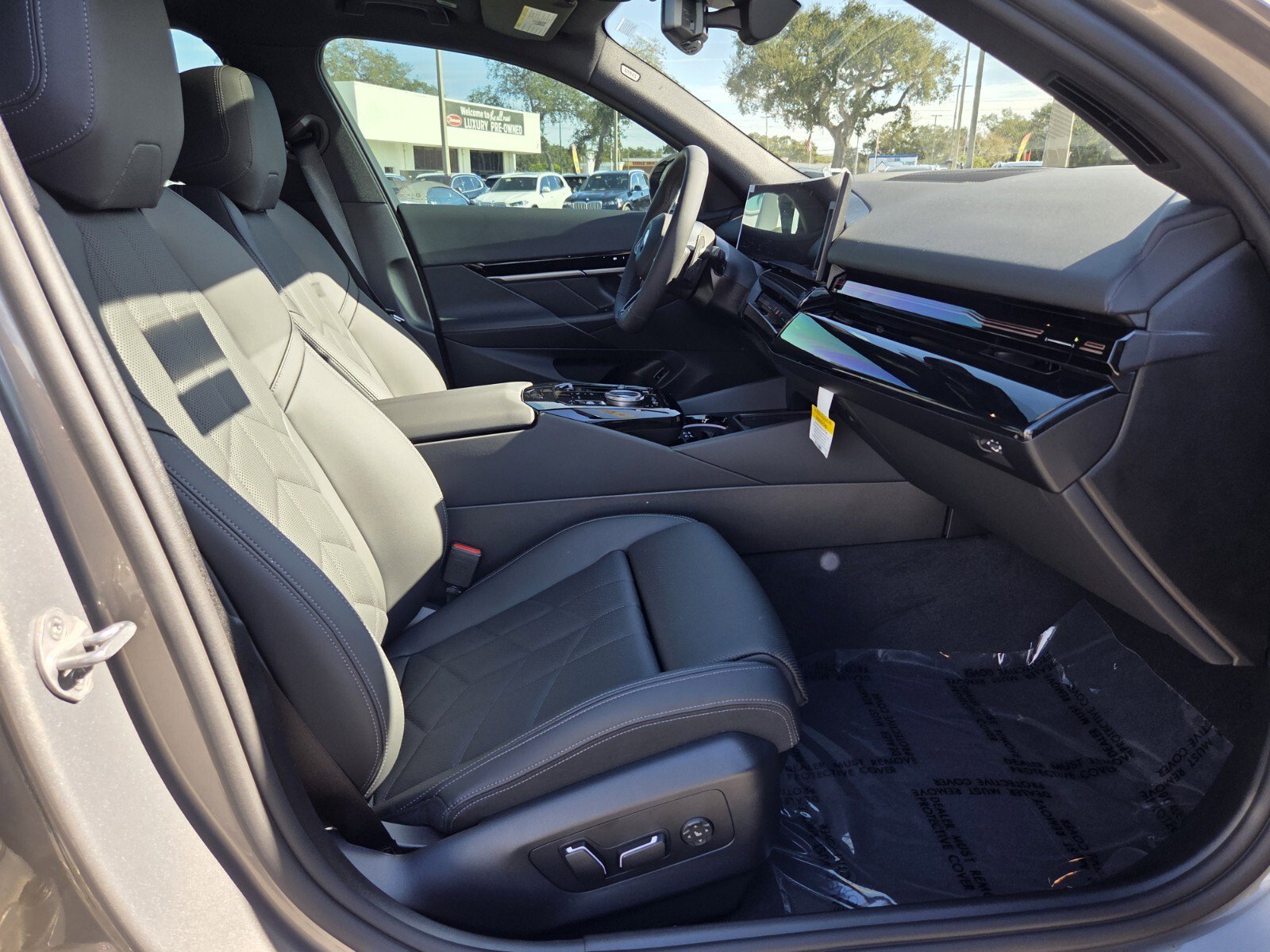 Used 2026 BMW 530i w/ M Sport Package image 17