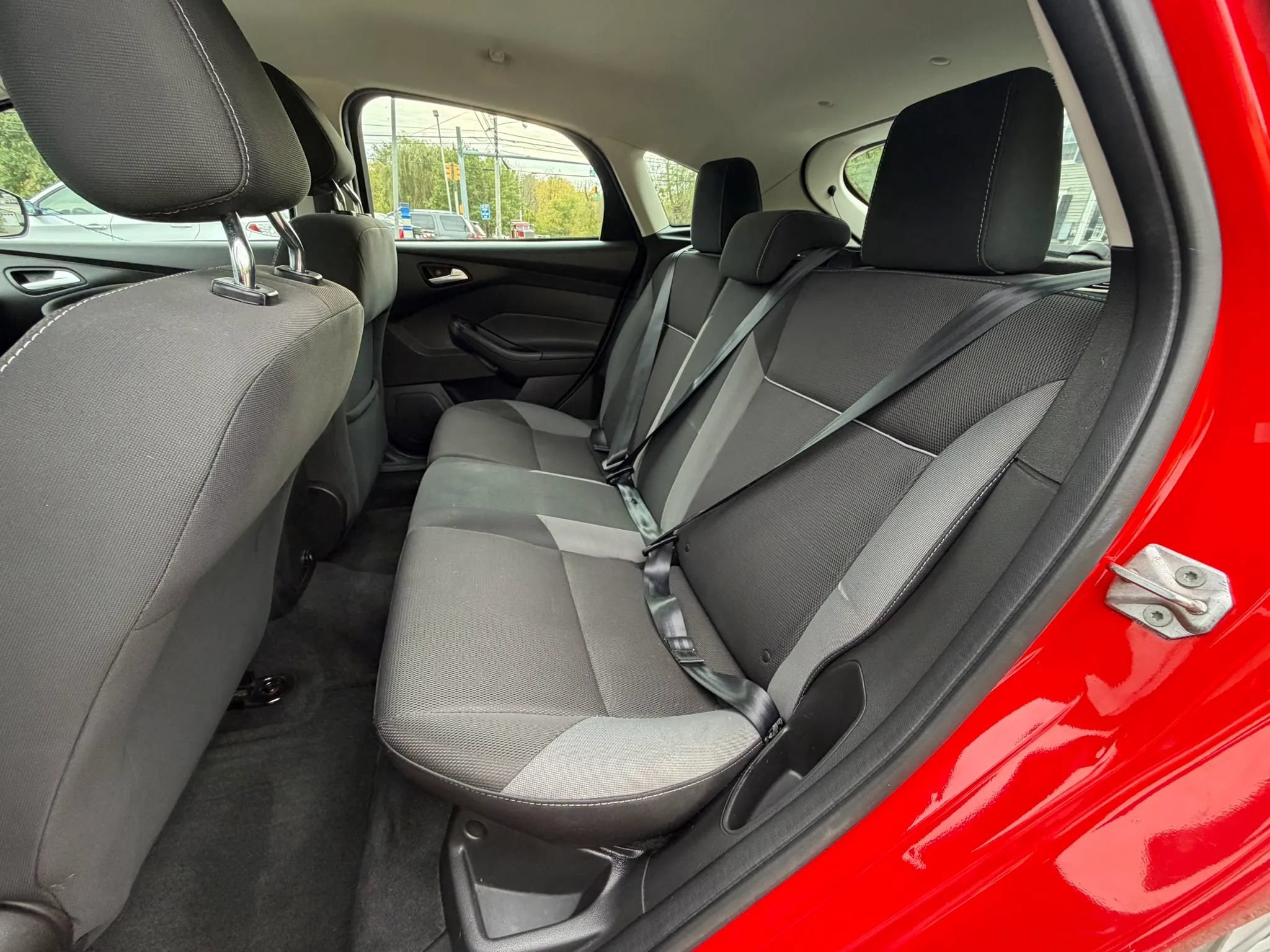 Used 2012 Ford Focus SE FWD image 16
