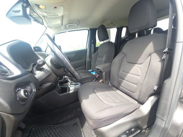 Used 2021 Jeep Renegade Latitude w/ Convenience Group AWD/4WD image 22
