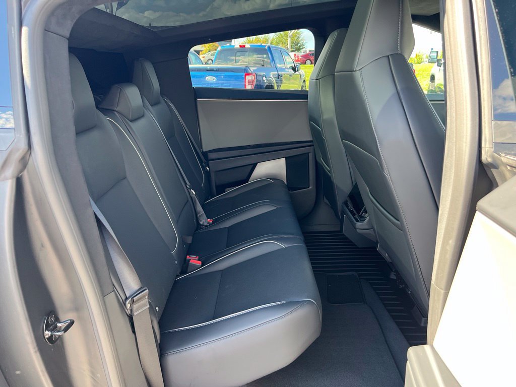 Used 2024 Tesla Cybertruck AWD Crew Cab image 22
