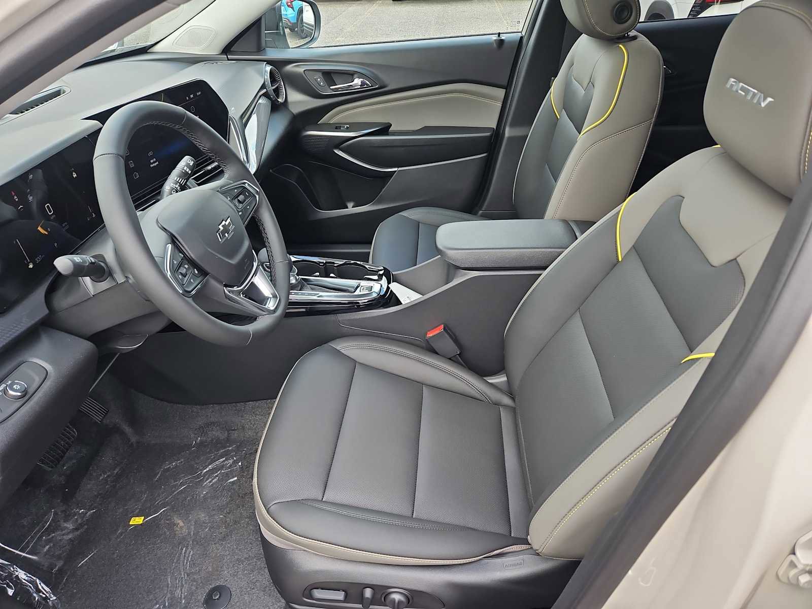 New 2026 Chevrolet Trax ACTIV w/ Sunroof Package FWD image 8