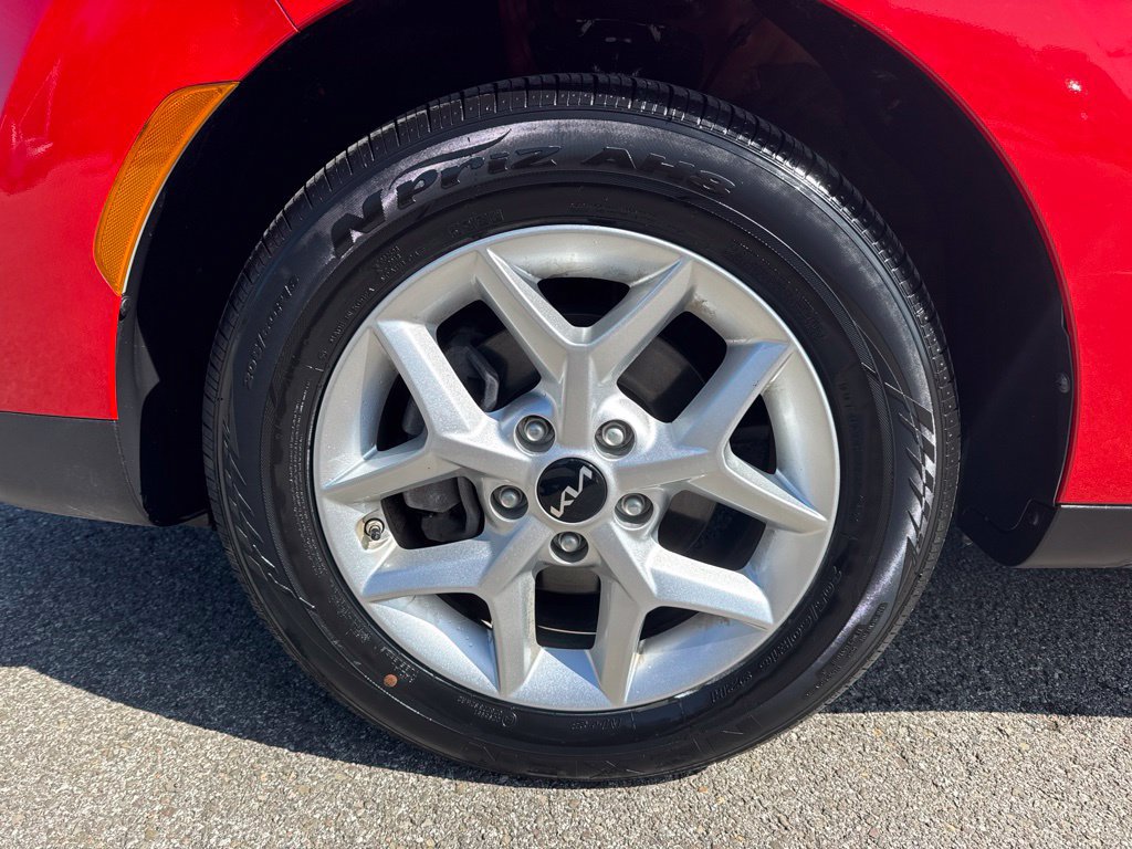 Used 2023 Kia Soul LX w/ Option Group 015 FWD image 7
