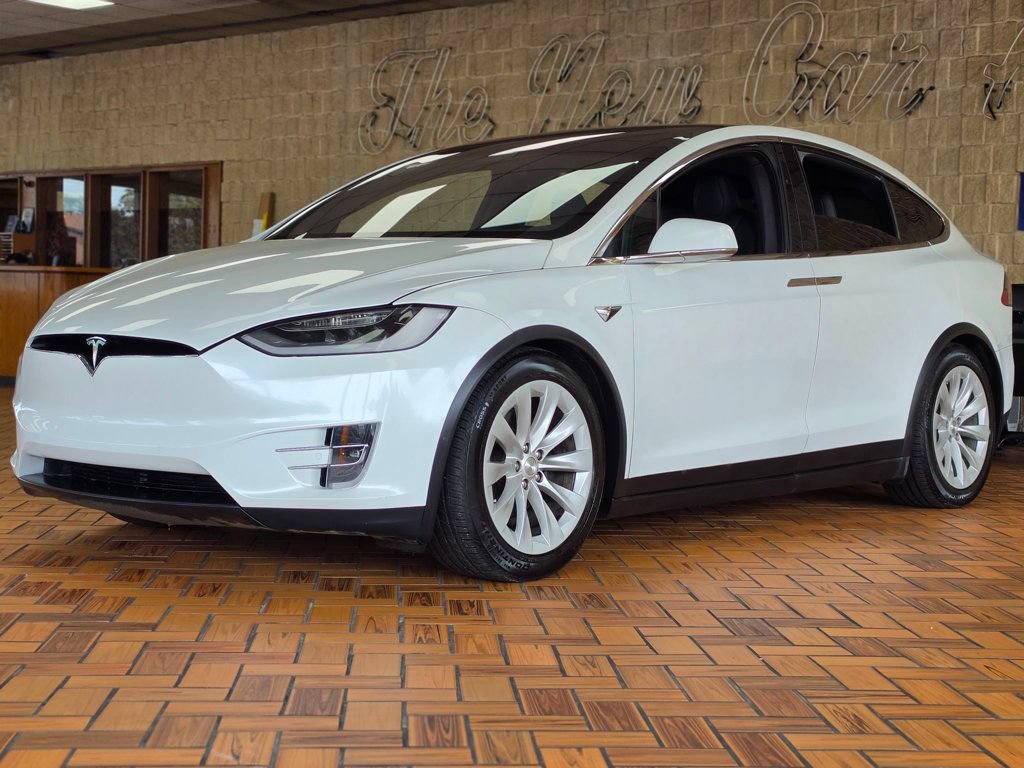 Used 2020 Tesla Model X Long Range AWD/4WD image 4