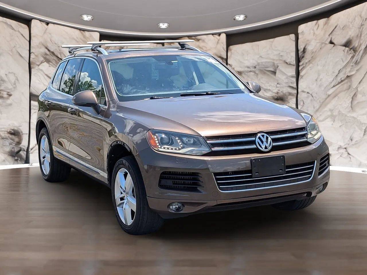 Used 2011 Volkswagen Touareg TDI AWD/4WD image 17
