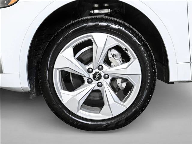 Certified 2025 Audi Q5 2.0T Premium Plus w/ Premium Plus Package AWD/4WD image 25