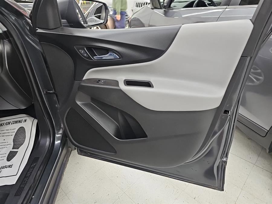 Used 2021 Chevrolet Equinox LS image 10