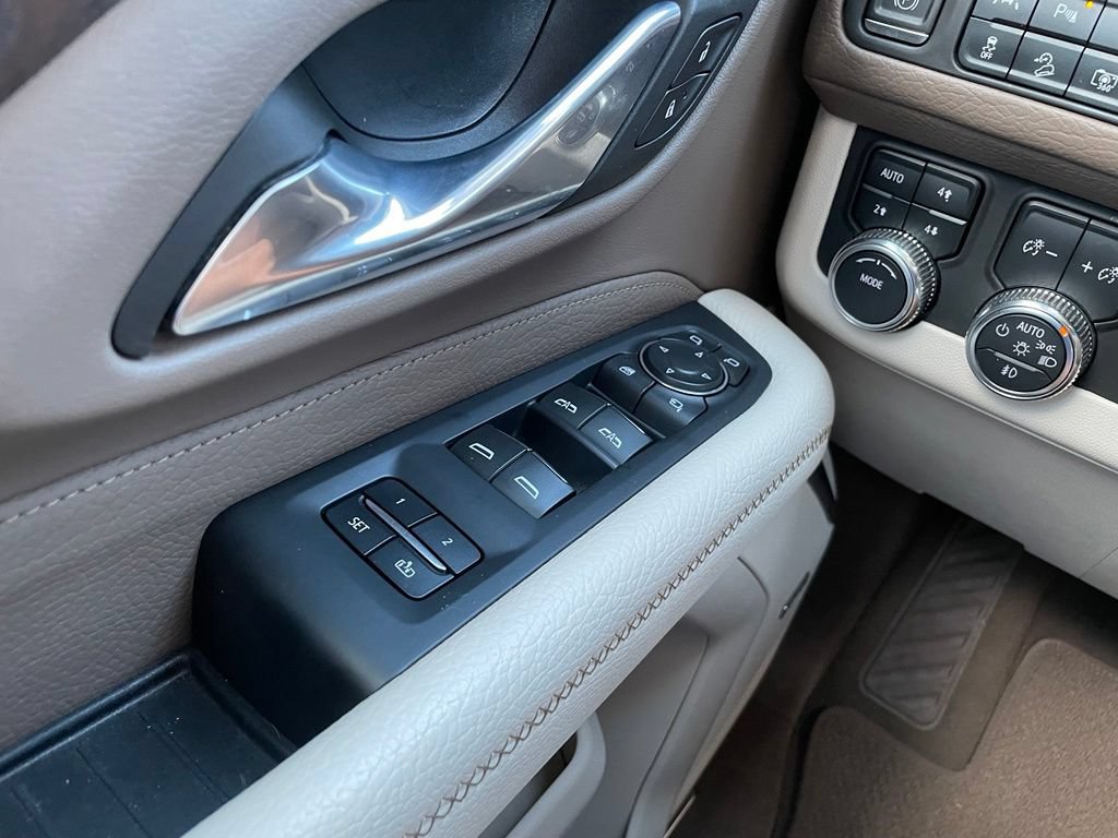 Used 2023 GMC Yukon Denali AWD/4WD image 12