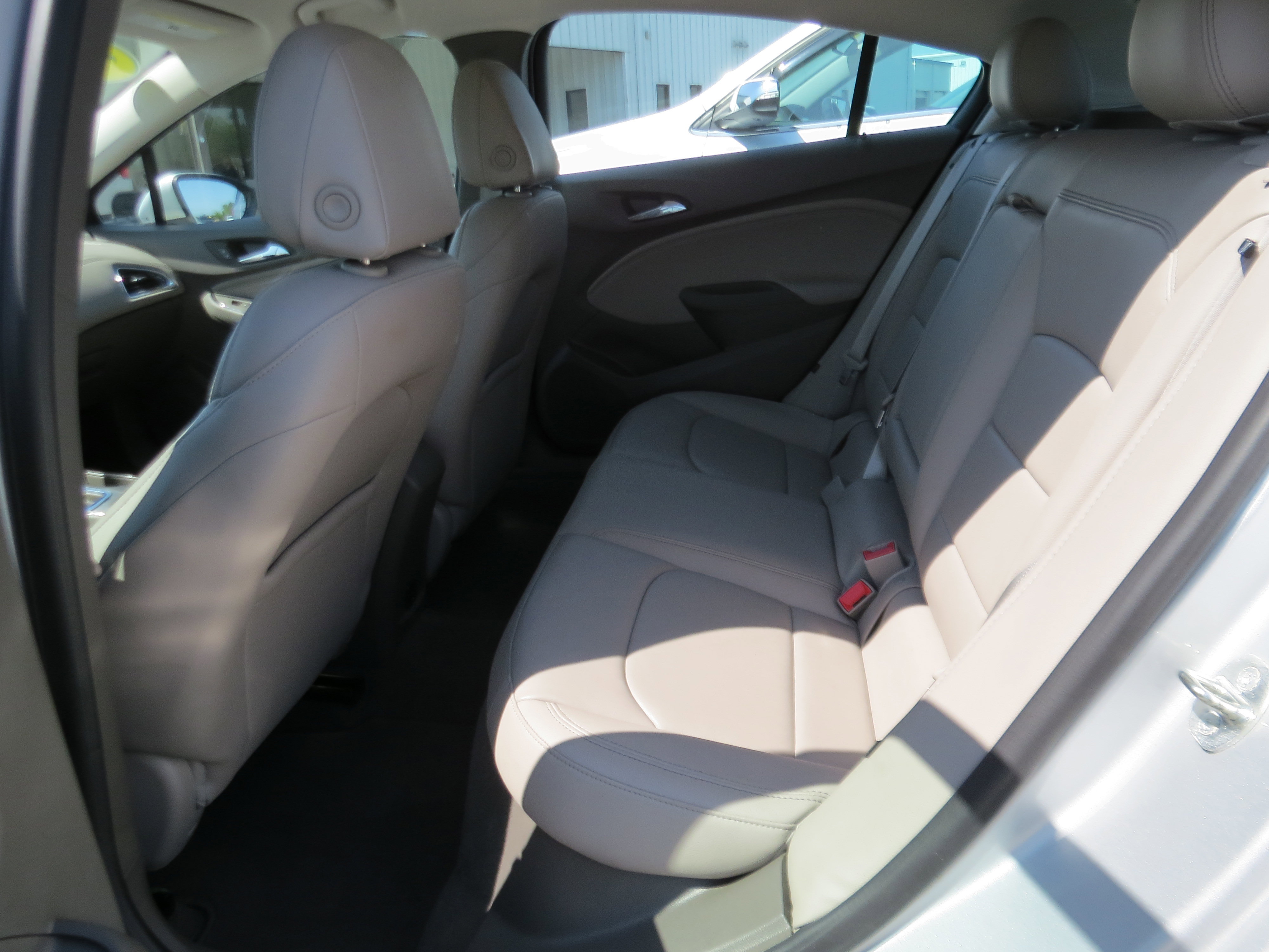 Used 2017 Chevrolet Cruze Premier FWD image 11