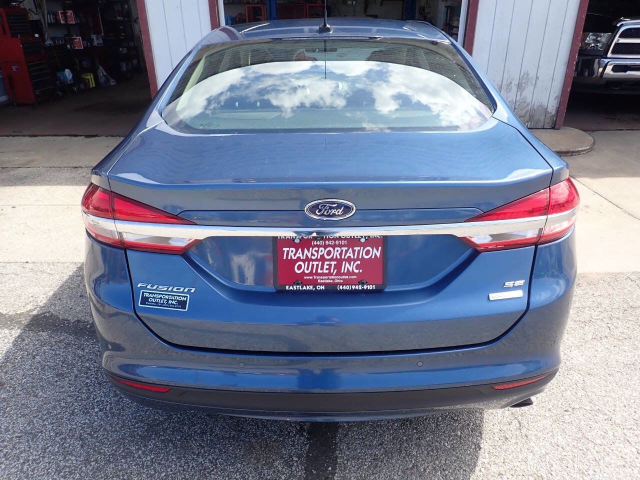 Used 2018 Ford Fusion SE w/ Fusion SE Technology Package image 19