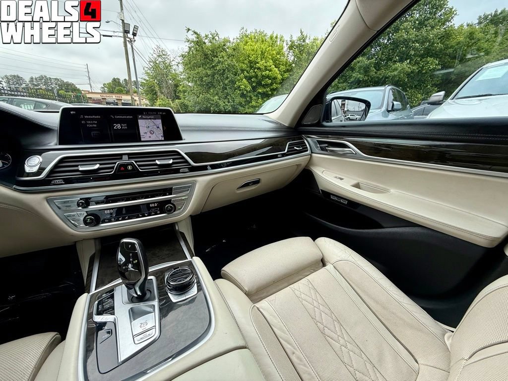 Used 2018 BMW 740i RWD image 21
