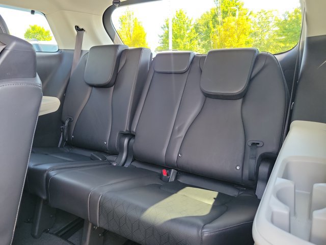 Certified 2024 Kia Carnival EX FWD image 11