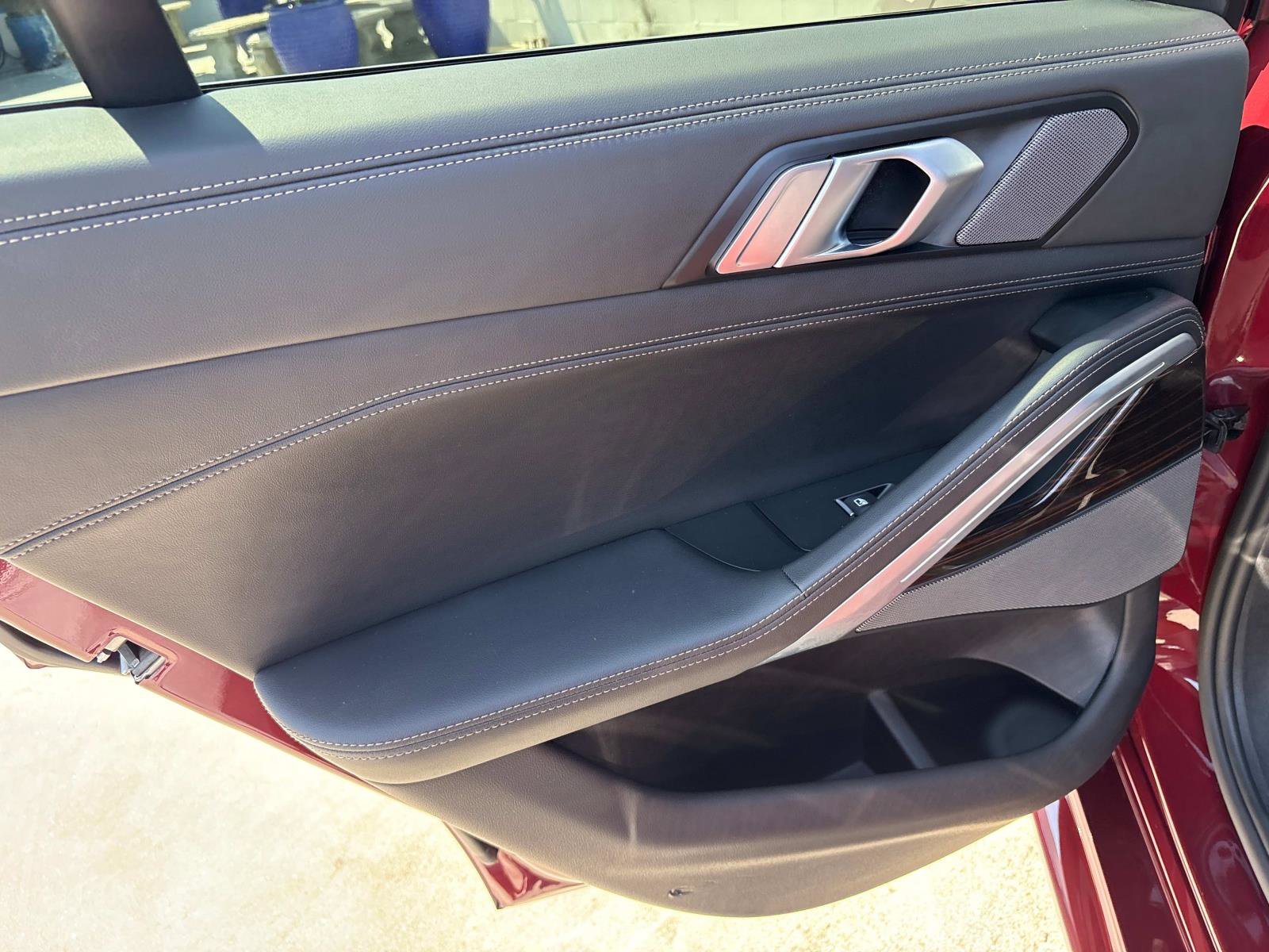 Used 2025 BMW X6 xDrive40i AWD/4WD image 12