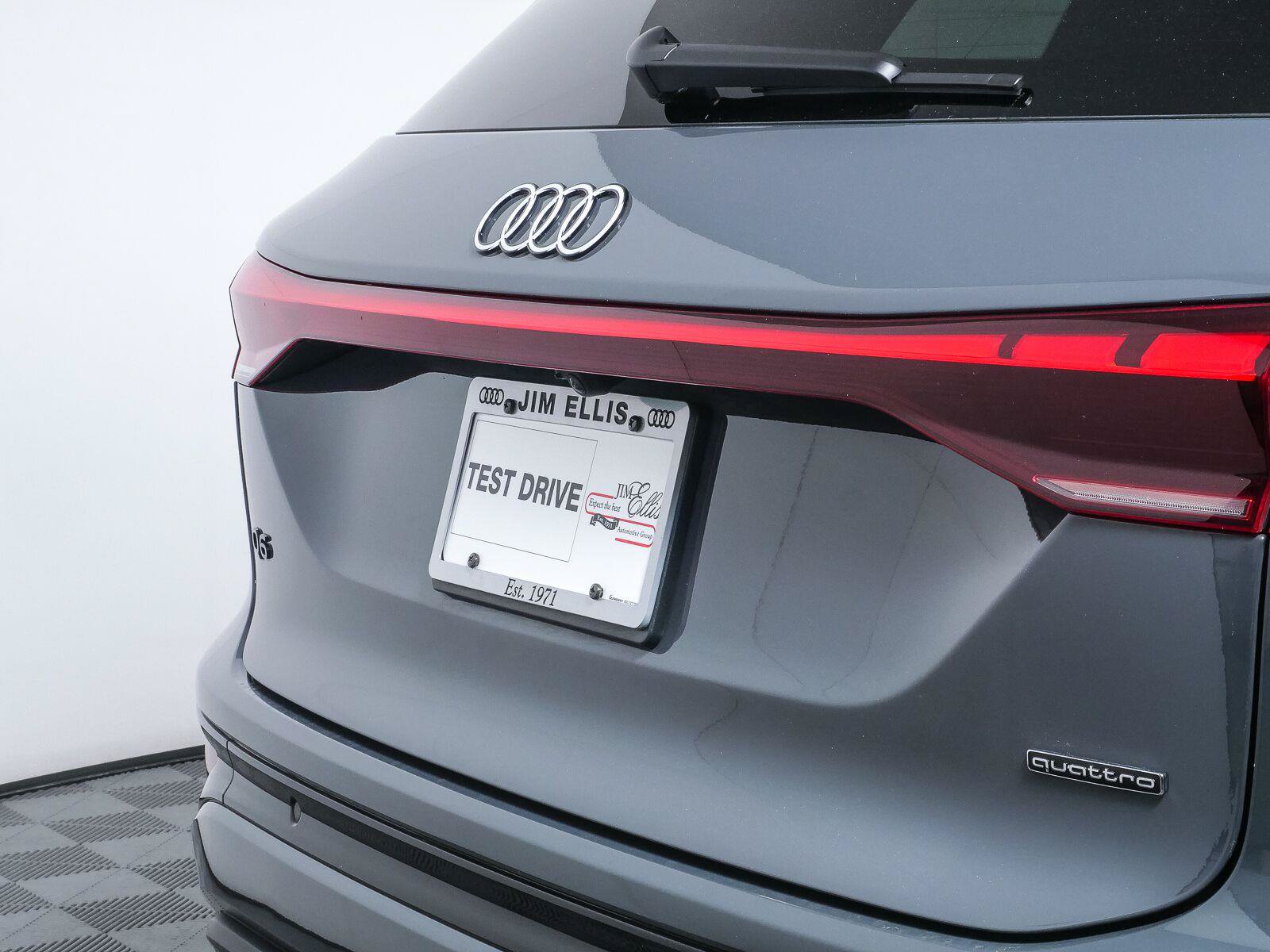 Used 2025 Audi Q6 e-tron Premium Plus w/ Premium Plus AWD/4WD image 37