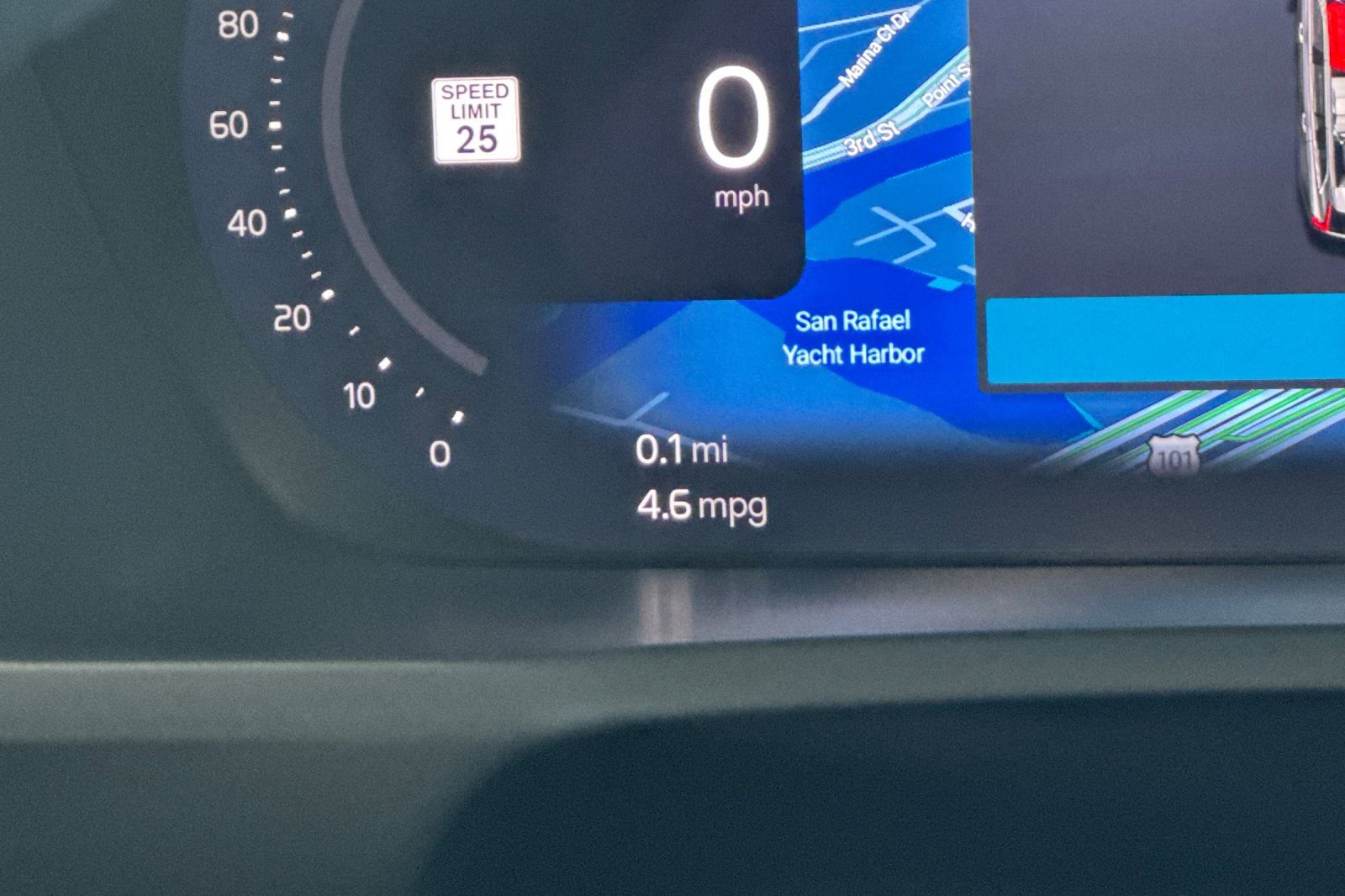 Used 2025 Volvo XC90 B6 Plus image 28