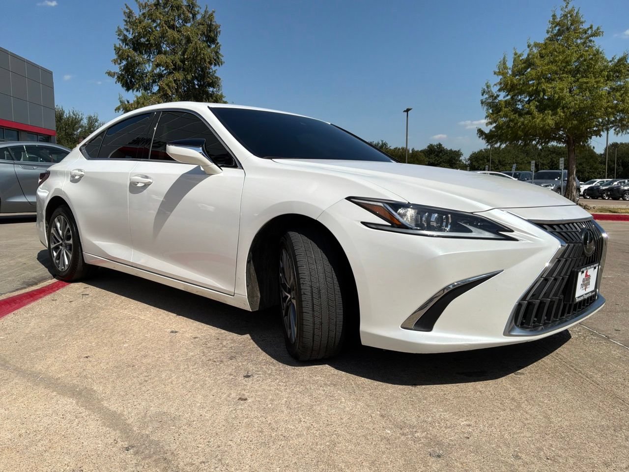 Used 2025 Lexus ES 350 w/ Accessory Package (Z1) FWD image 4
