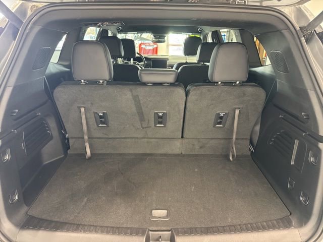 Used 2025 GMC Acadia AT4 image 11