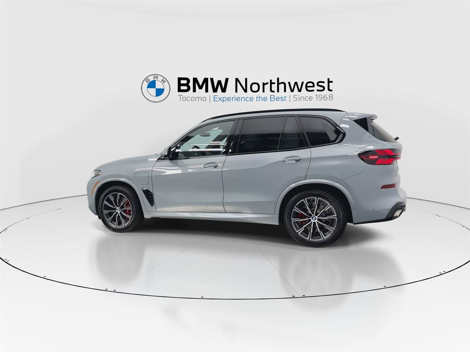 New 2026 BMW X5 xDrive50e w/ Executive Package AWD/4WD image 11