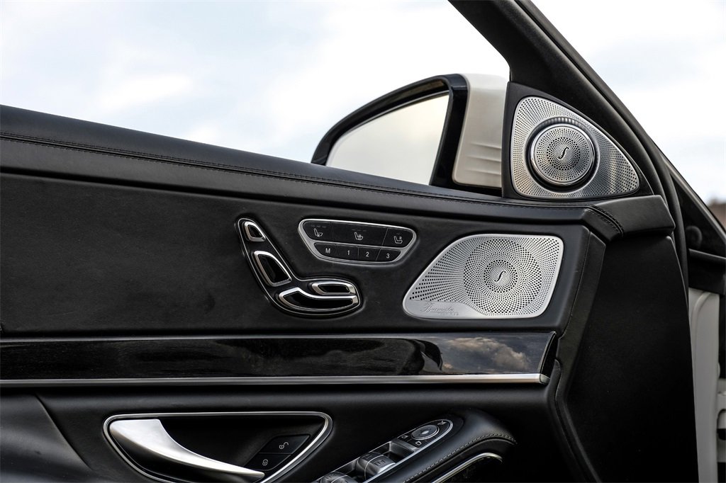 Used 2019 Mercedes-Benz S 560e w/ AMG Line Exterior image 49