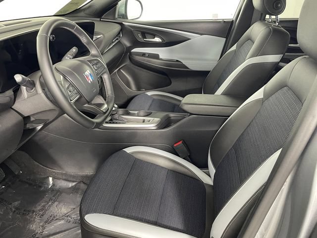 Used 2024 Buick Envista Preferred w/ Convenience I Package FWD image 2