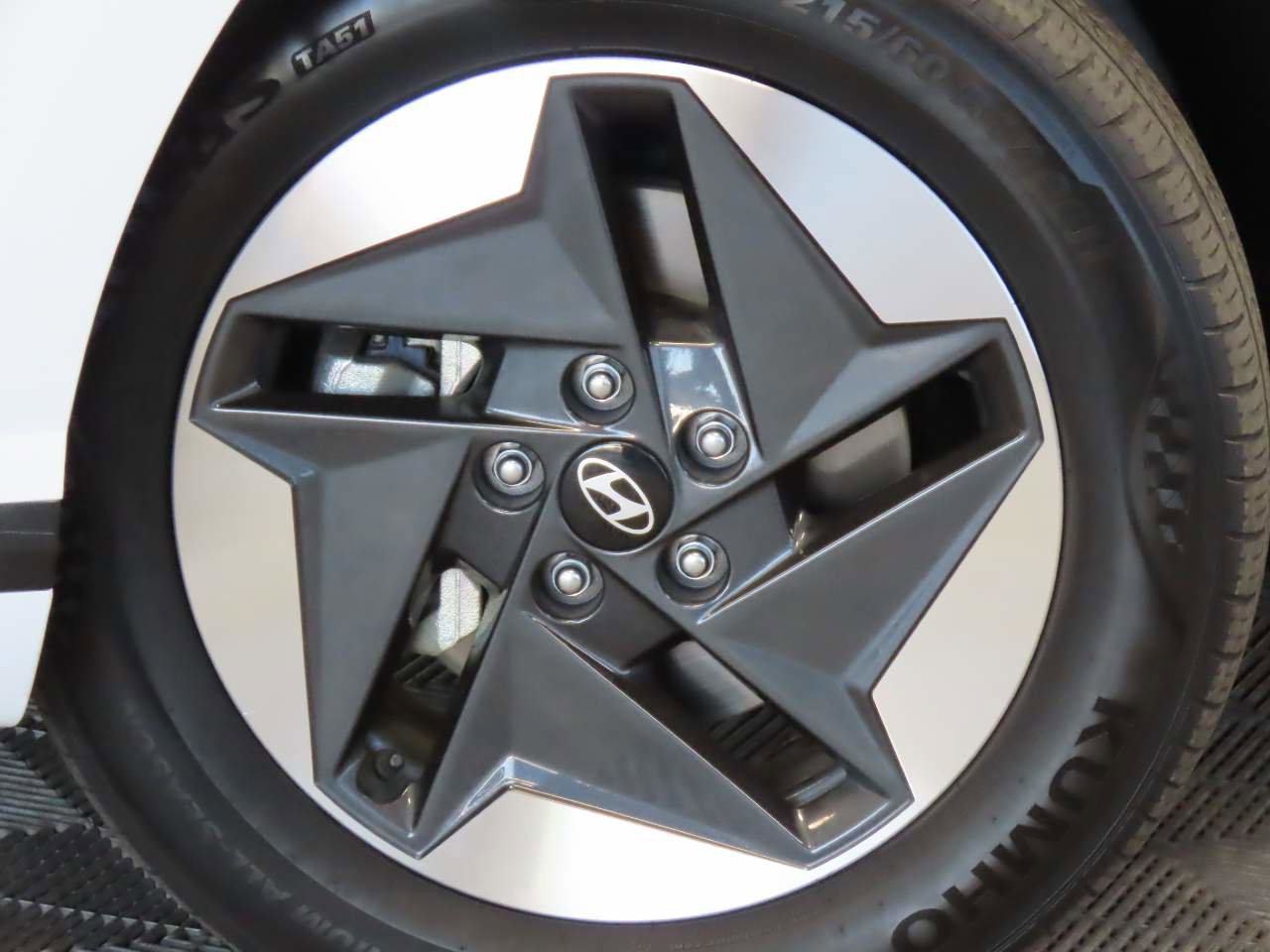 Used 2024 Hyundai Kona SEL image 7