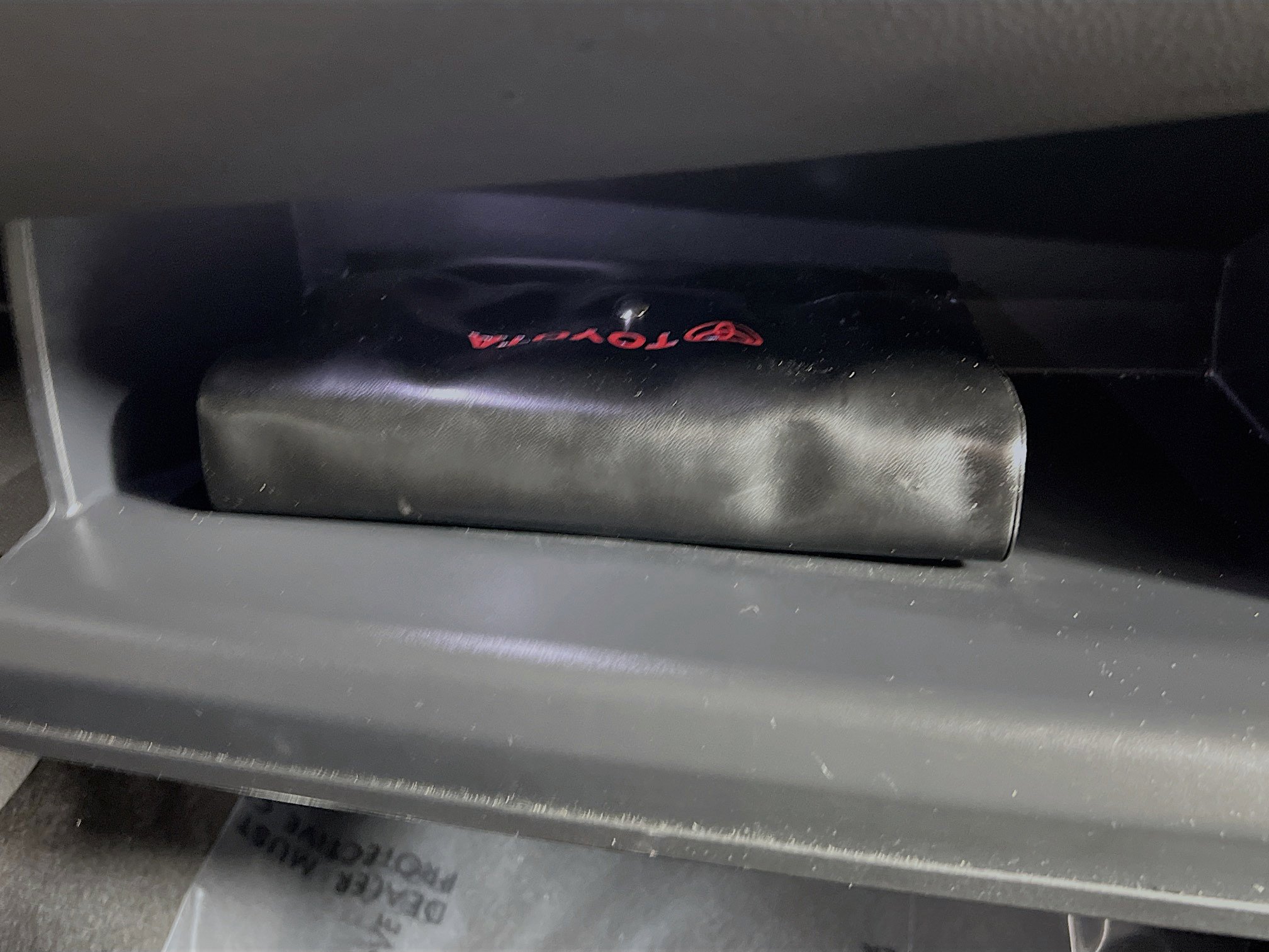 Used 2021 Toyota C-HR LE image 34