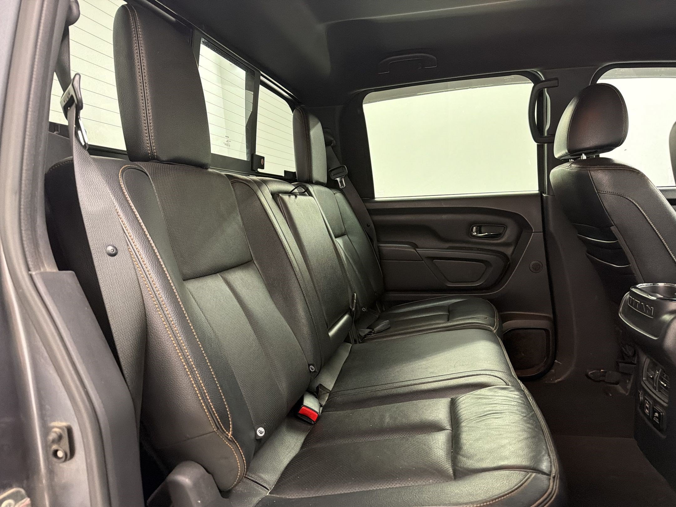 Used 2019 Nissan Titan SL w/ Midnight Edition AWD/4WD image 31
