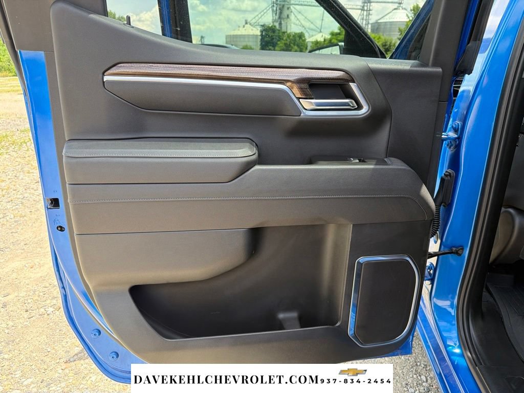 Used 2025 Chevrolet Silverado 1500 LT AWD/4WD image 17