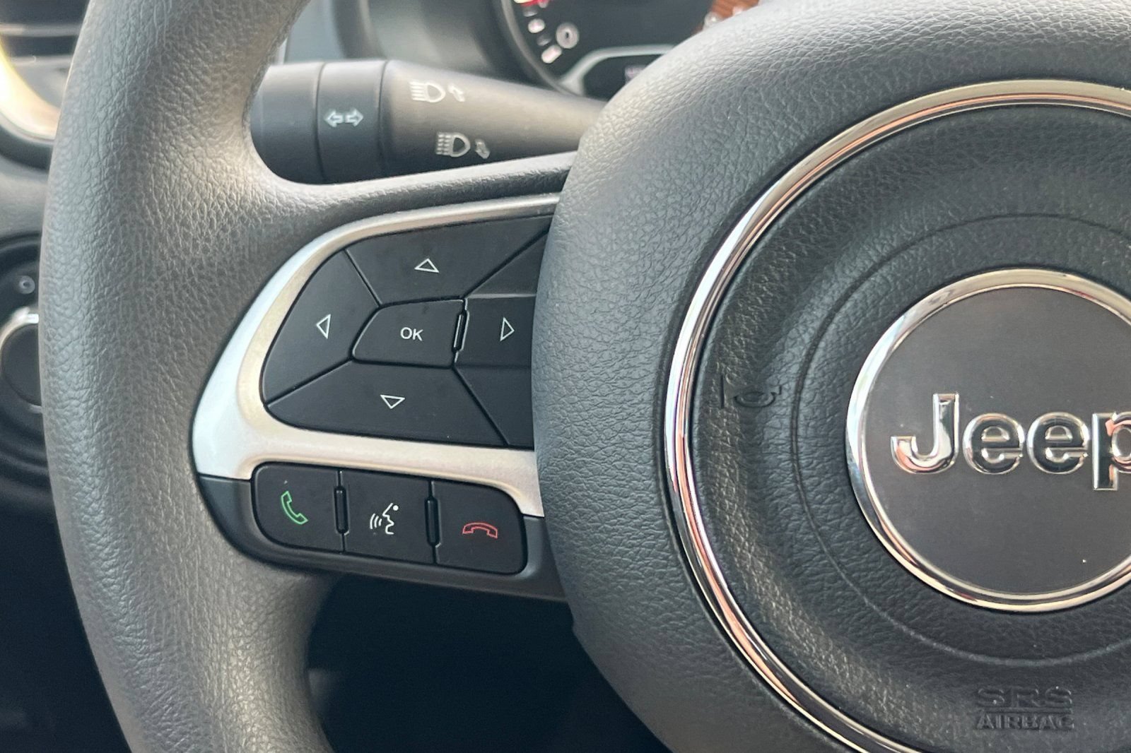 Used 2023 Jeep Renegade Latitude AWD/4WD image 30