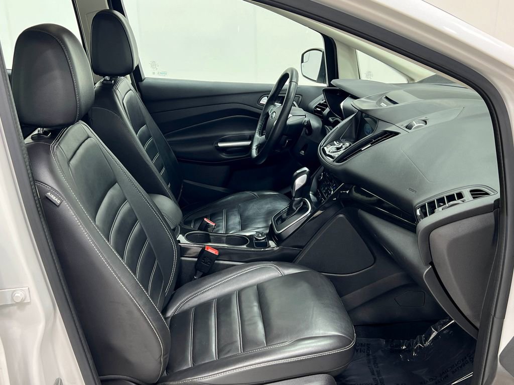 Used 2017 Ford C-MAX Energi Titanium FWD image 31