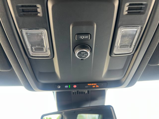 Certified 2025 Chevrolet Suburban Z71 AWD/4WD image 35
