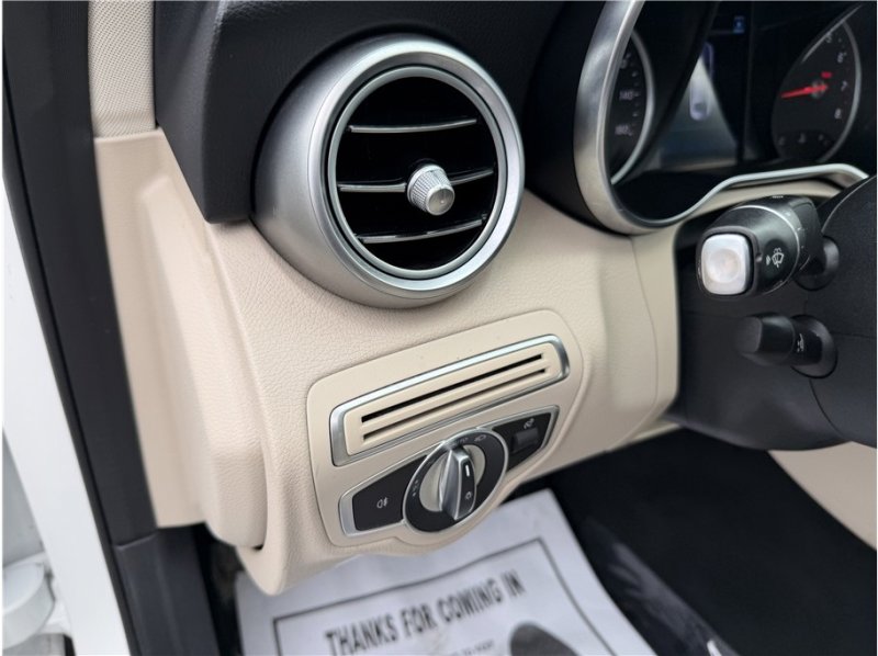 Used 2020 Mercedes-Benz C 300 Sedan image 34