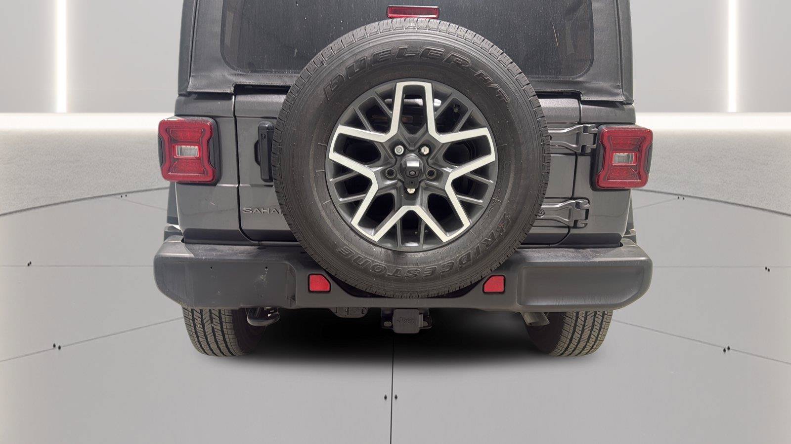 Used 2025 Jeep Wrangler Unlimited Sahara AWD/4WD image 29