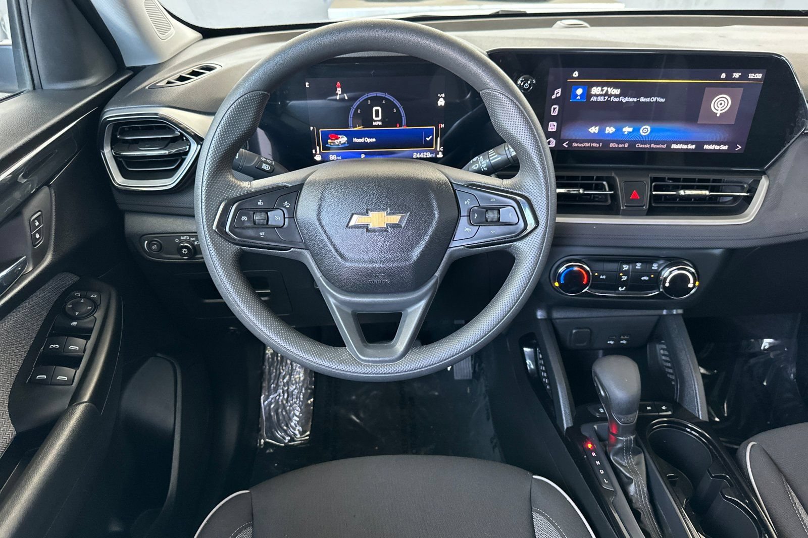Certified 2024 Chevrolet TrailBlazer LS w/ LS Convenience Package FWD image 16