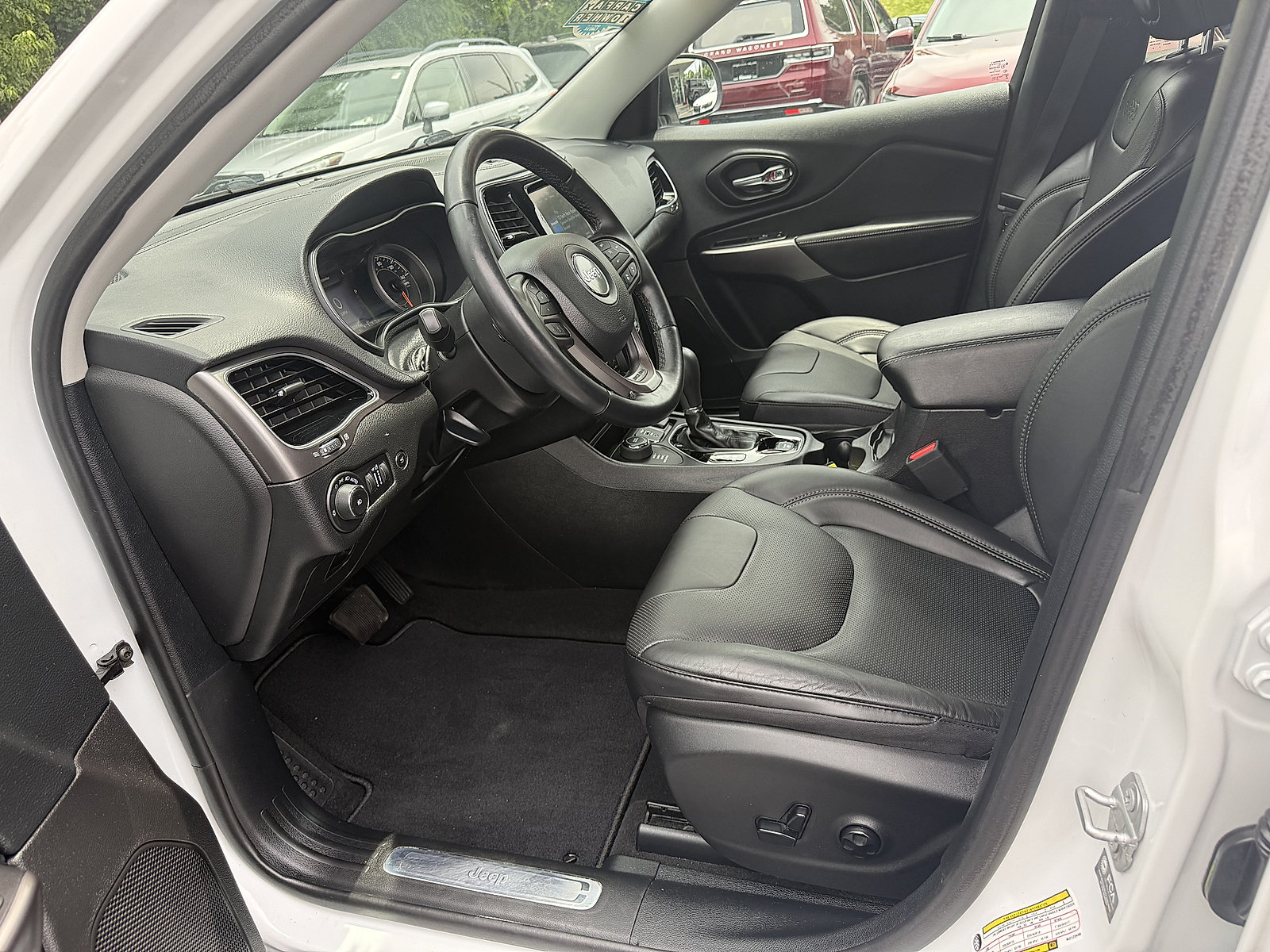 Used 2021 Jeep Cherokee Limited AWD/4WD image 12