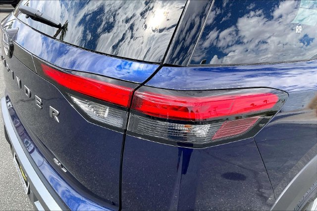New 2026 Nissan Pathfinder SL FWD image 11