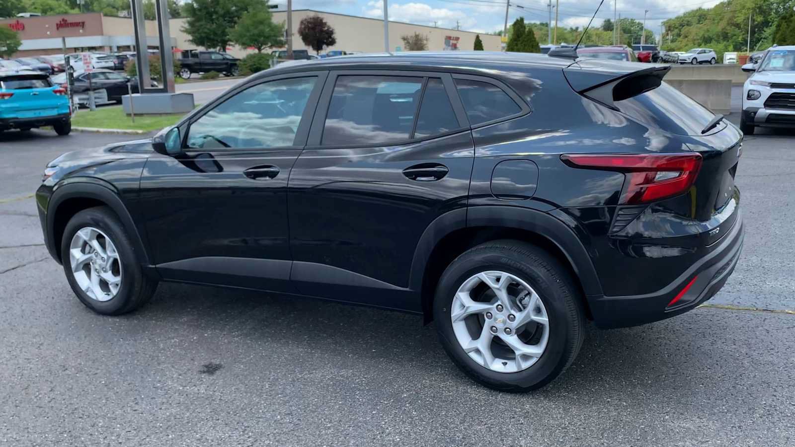 Certified 2024 Chevrolet Trax LS w/ LS Convenience Package FWD image 6
