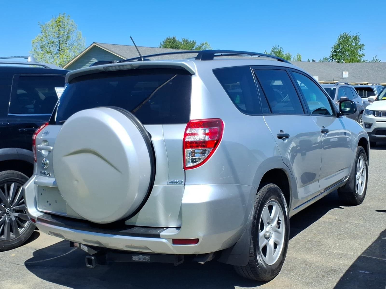 Used 2012 Toyota RAV4 4WD w/ Value Pkg image 4