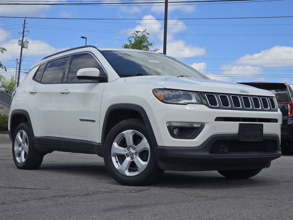 Used 2018 Jeep Compass Latitude w/ Popular Equipment Group AWD/4WD image 1