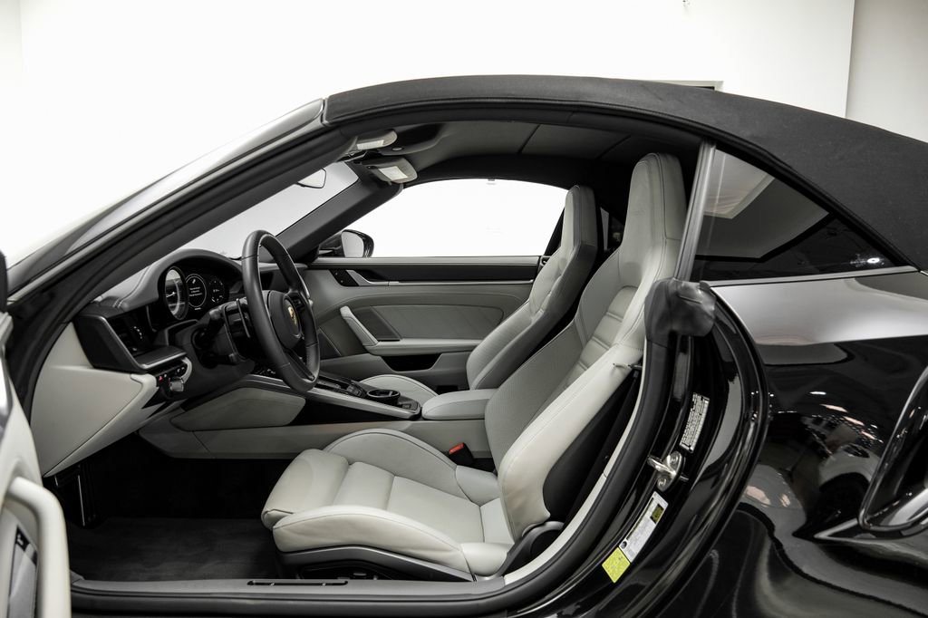 Used 2024 Porsche 911 Turbo AWD/4WD image 10