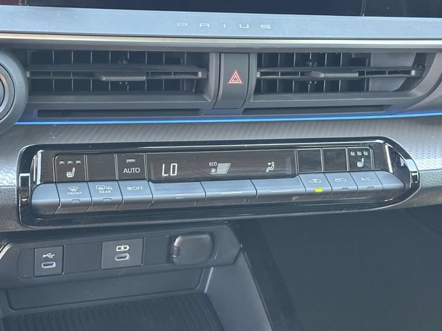 Used 2023 Toyota Prius XLE FWD image 18