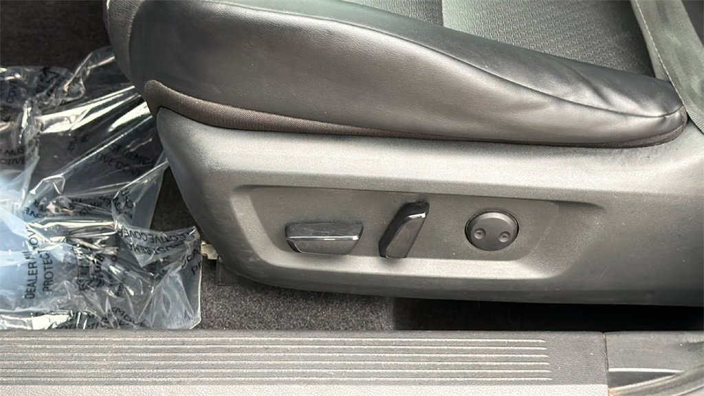 Used 2021 Nissan Rogue SV w/ Premium Package image 18