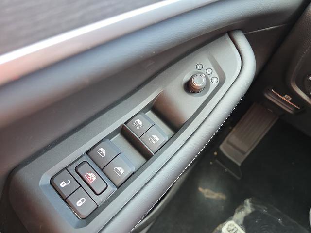 New 2025 Jeep Grand Cherokee L Limited w/ Luxury Tech Group II image 34