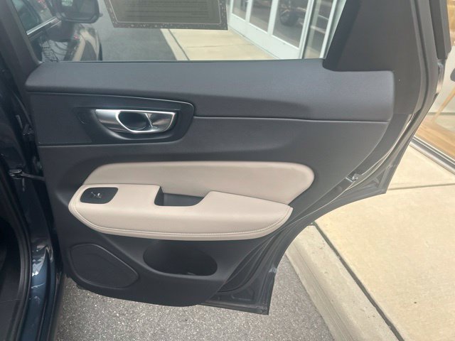 Used 2026 Volvo XC60 B5 Plus AWD/4WD image 12