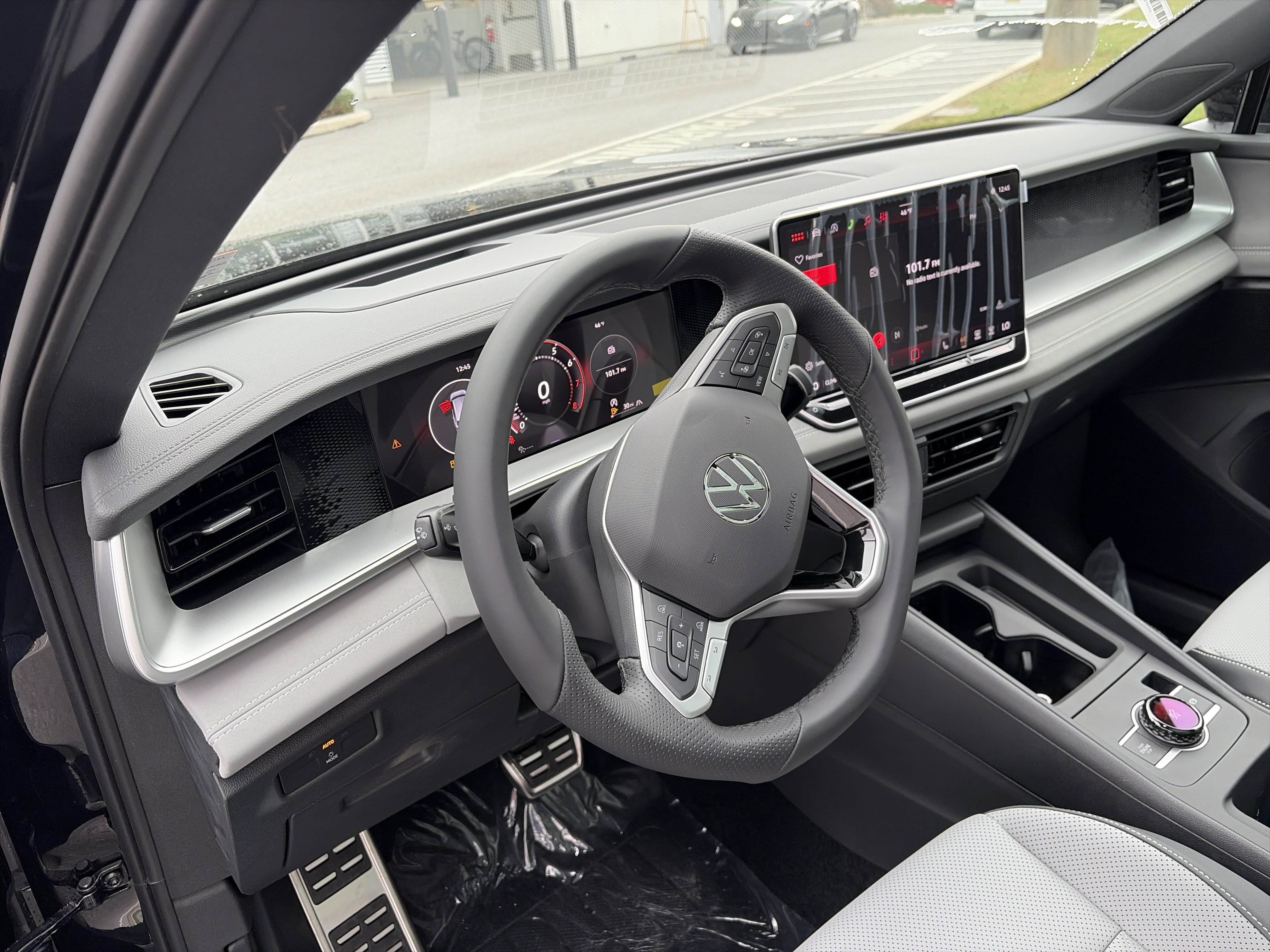New 2026 Volkswagen Tiguan SE R-Line AWD/4WD image 13