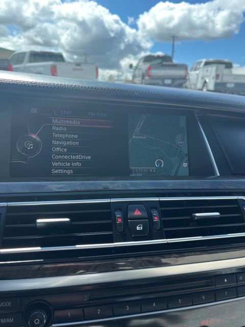 Used 2015 BMW 750i RWD image 37