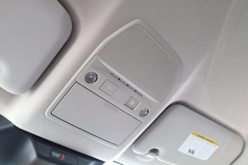 New 2025 Nissan Kicks SR image 19