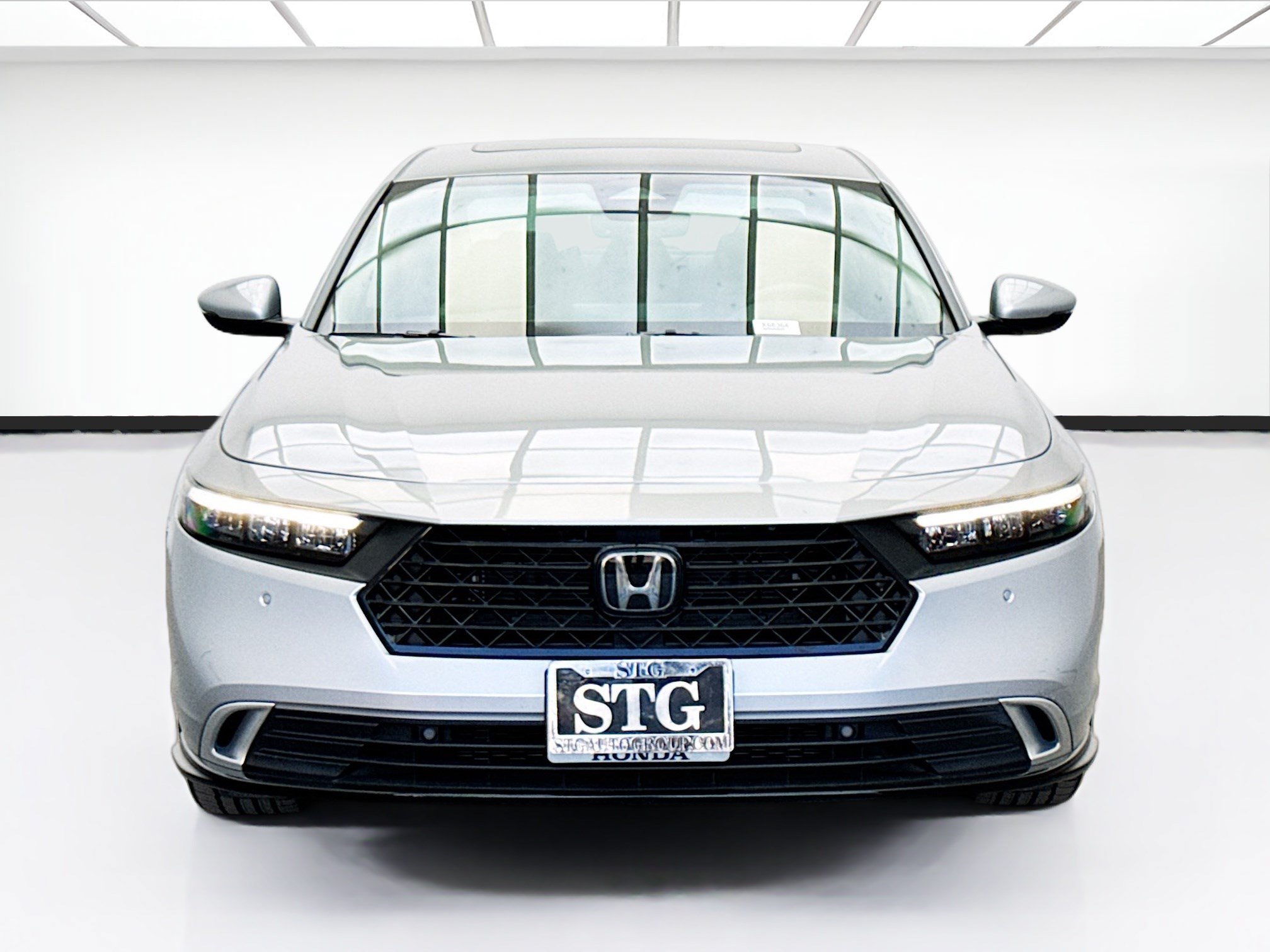 Used 2024 Honda Accord Touring image 2
