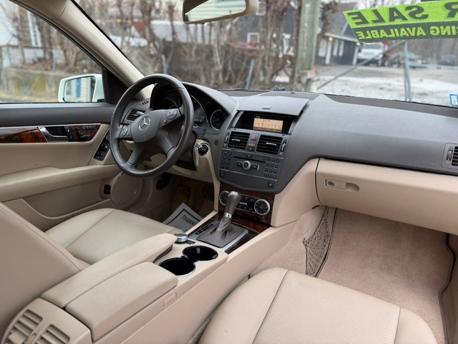 Used 2010 Mercedes-Benz C 300 4MATIC Sedan image 27
